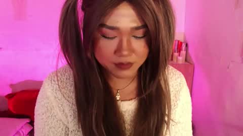 1lovelymess online show from April 10, 6:30 am