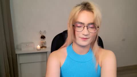 _meow_neko_ online show from November 20, 8:04 am