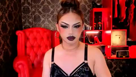 Raven Strauss online show from July 28, 8:52 pm