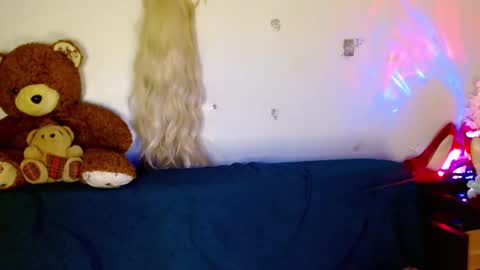 jasmine online show from March 8, 10:34 pm