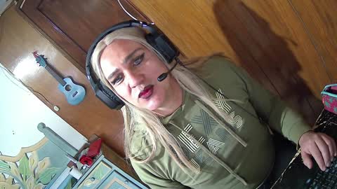 alexiss699 online show from December 16, 1:22 pm