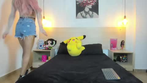 A L E X A online show from April 12, 6:55 pm