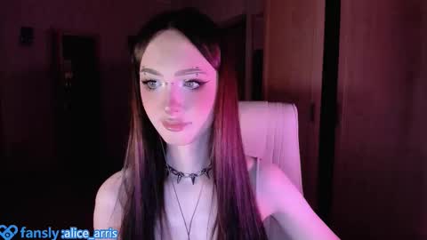 Alice Aris online show from October 9, 7:15 pm