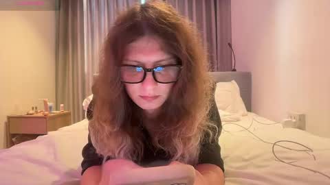 AlicePinkhead online show from April 20, 9:11 am