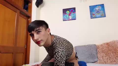 Snapshot of aliceusher_1 chatting on October 13, 6:08 pm J Ruiz online show from October 13, 6:08 pm