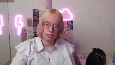 Hi im Amanda online show from July 11, 12:31 pm