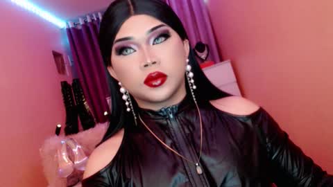 Queen Mireska online show from February 19, 4:47 pm