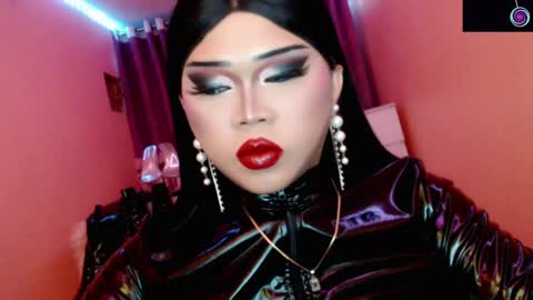 Queen Mireska online show from June 5, 3:40 pm