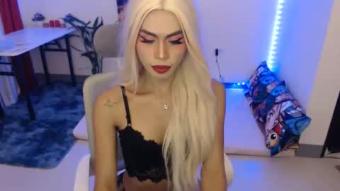 DIVINE ANGEL online show from February 17, 6:21 am