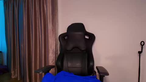 Snapshot of angellarcutie chatting on January 19, 1:01 pm Angie online show from January 19, 1:01 pm