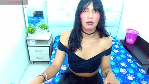 antonela_xx3 online show from December 30, 8:15 pm