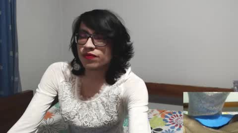 Snapshot of april1999350209 chatting on October 13, 5:53 am april1999350209 online show from October 13, 5:53 am