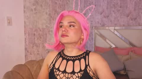 Isabella online show from April 9, 9:32 pm