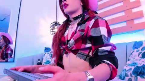 Ari  online show from September 21, 2:23 pm