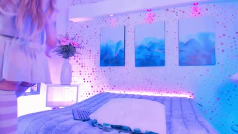 Ari  online show from September 30, 2:39 pm