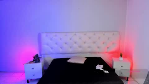 Aron cruz  online show from November 26, 1:46 pm