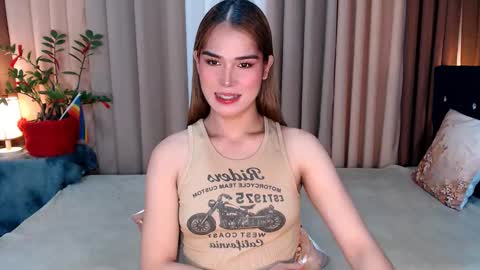 Snapshot of ashleycooper14 chatting on December 8, 8:09 am Hello ur lovely ash online show from December 8, 8:09 am