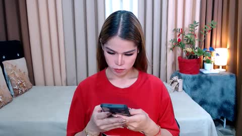 Snapshot of ashleycooper14 chatting on January 8, 1:31 pm Hello ur lovely ash online show from January 8, 1:31 pm