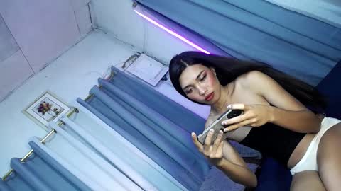 LUCI BABE online show from January 4, 8:05 pm