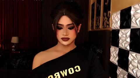 athisamoore online show from March 5, 9:53 pm