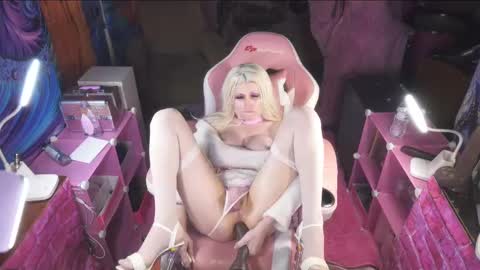 Bambi Bubbles online show from January 31, 1:23 pm