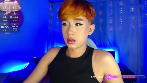 Snapshot of barbie_boy_ chatting on December 24, 9:17 am I work from home this is my room 3 online show from December 24, 9:17 am