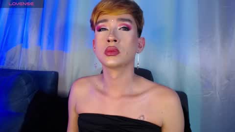 Snapshot of barbie_boy_ chatting on January 27, 7:35 am I work from home this is my room 3 online show from January 27, 7:35 am
