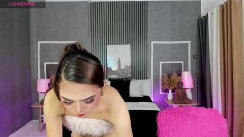 Snapshot of bellabrown_19xxx chatting on March 11, 3:12 pm Bella online show from March 11, 3:12 pm