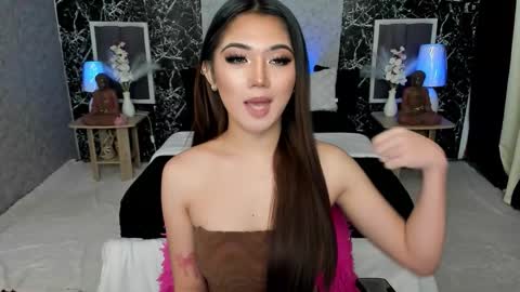 Snapshot of bellabrown_19xxx chatting on October 12, 10:29 am Bella online show from October 12, 10:29 am