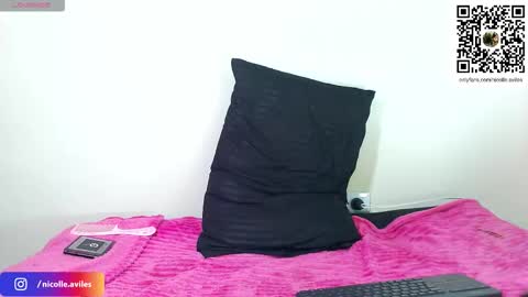 Nicolle Aviles online show from January 13, 4:53 am