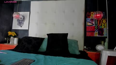 Snapshot of bouncing_bunnyxxx69 chatting on October 20, 6:49 am bouncing_bunnyxxx69 online show from October 20, 6:49 am