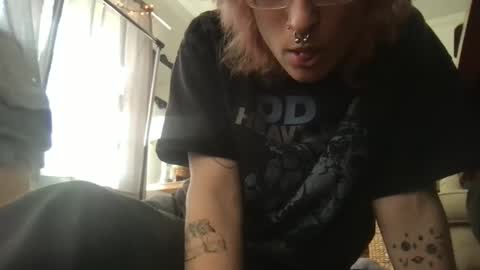 Snapshot of boywithbug chatting on February 24, 7:30 pm boywithbug online show from February 24, 7:30 pm