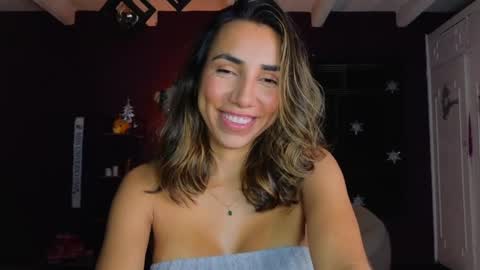 brendaaguerra online show from December 23, 3:18 am