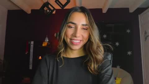 brendaaguerra online show from December 25, 7:03 am