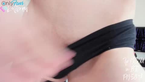 Snapshot of bumbum_kalibum chatting on February 18, 4:16 pm Ivan online show from February 18, 4:16 pm