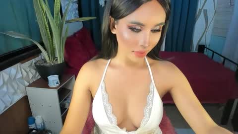Snapshot of callmebythename_daisy chatting on October 13, 5:13 pm A STINGY MAN IS A SIGN OF UNWELLINGNESS. online show from October 13, 5:13 pm
