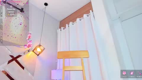 cami_rouxx online show from October 15, 1:44 pm