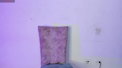  s online show from April 20, 3:52 am