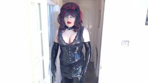 candi smokes online show from April 16, 1:01 pm