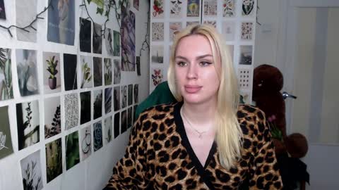 Capricious Scorpio Afa online show from April 4, 4:27 pm