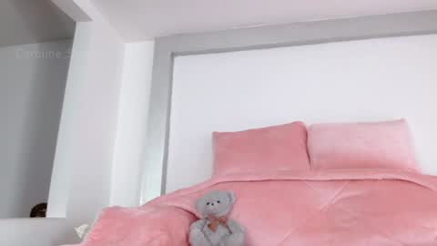 caroline online show from January 10, 8:26 pm