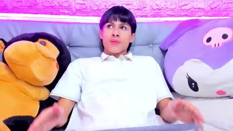 carolinejesh online show from January 15, 9:35 pm