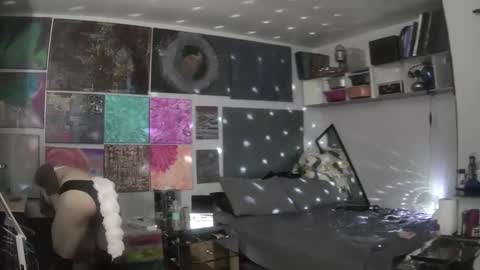 Sarah online show from April 13, 8:18 am