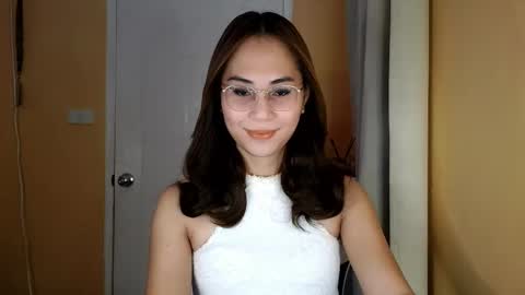 chelly4u69 online show from March 18, 1:51 am