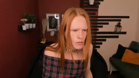 Chloe online show from October 31, 12:04 pm