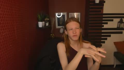 Chloe online show from November 17, 1:00 pm