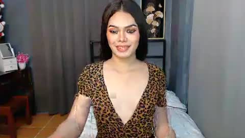 Snapshot of classy_maika chatting on January 19, 5:37 am maika online show from January 19, 5:37 am