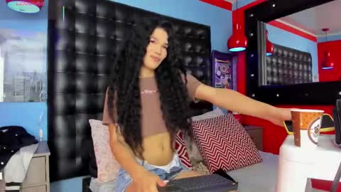 ---Cloe--- online show from November 19, 3:12 pm