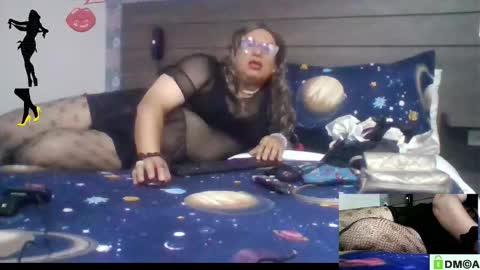 Linda Cross online show from November 15, 3:43 pm