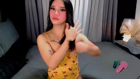 Snapshot of crytastal_lust1212 chatting on October 13, 8:59 am bea takashi online show from October 13, 8:59 am